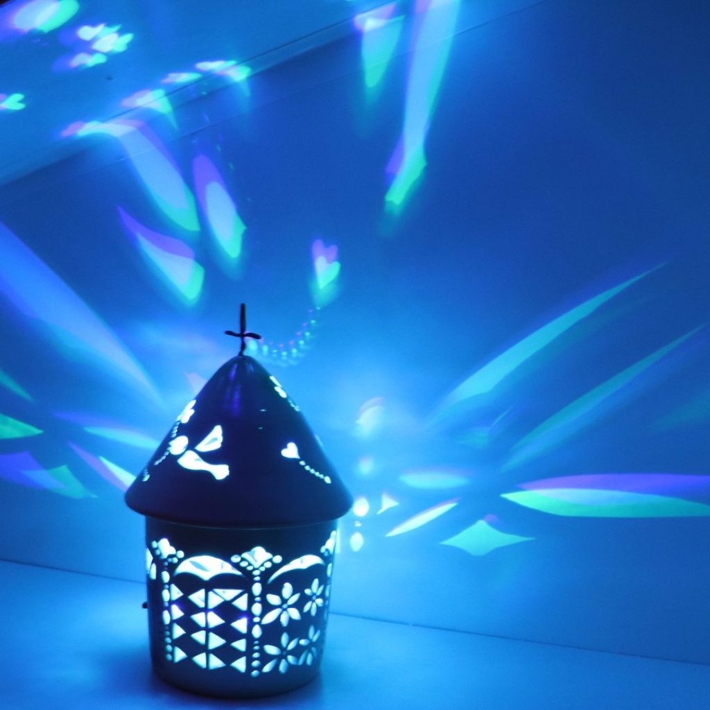 電池式LED陶器ランプシェード通販やす波窯の『幸せの教会』